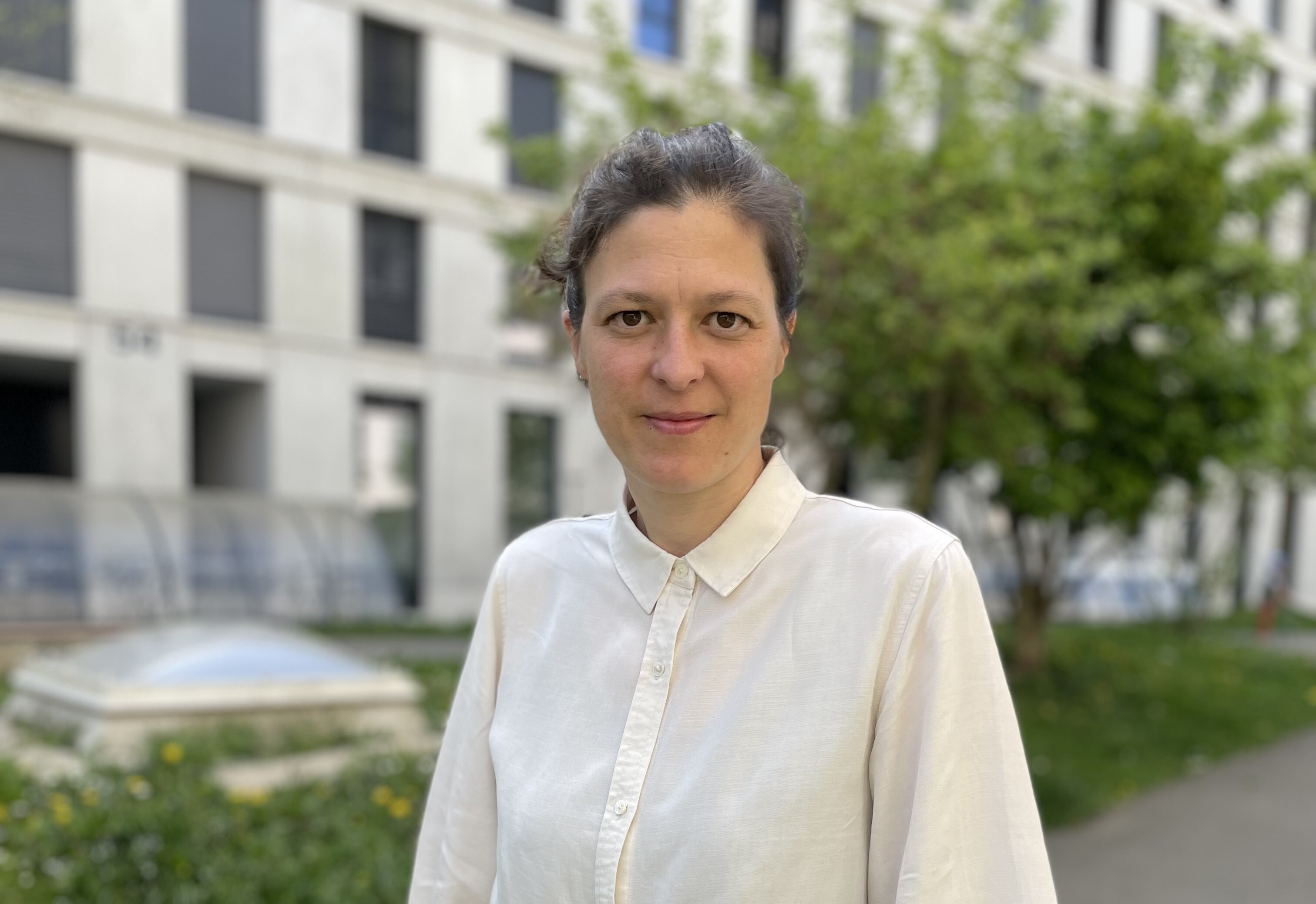 &bdquo;Es gibt &uuml;berall kleine Funken Hoffnung&ldquo;: Irena Wettstein im Interview